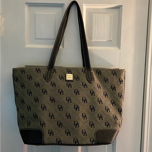 Dooney & Bourke Handbags - Dooney and Bourke Quilted Tote